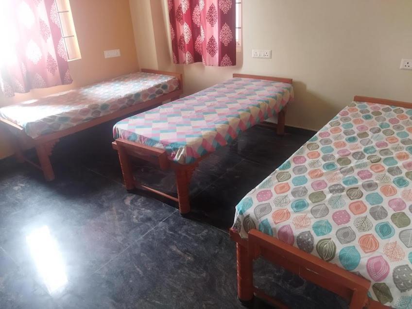 Albergue Stoneroof Guest Pg Whitefield Exterior foto
